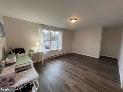 Living - 41 Hilltop Rd, Earleville, MD 21919 photo 5 of 8
