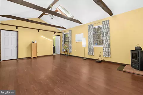 Living - 110 Rhode Island Ave, Earleville, MD 21919 photo 2 of 4