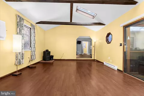 Living - 110 Rhode Island Ave, Earleville, MD 21919 photo 4 of 4