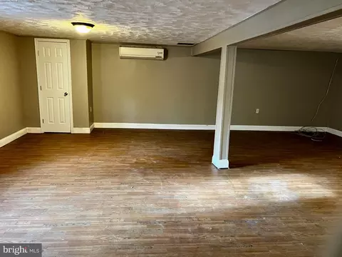 Living - 139 Carter Rd, Elkton, MD 21921 photo 3 of 4