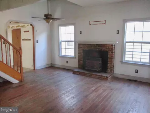 Living - 159 Park Dr, Earleville, MD 21919 photo 1 of 3