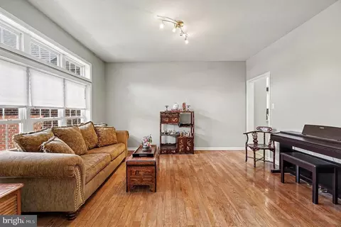 Living - 64 Open Meadow Ct, Elkton, MD 21921 photo 2 of 4