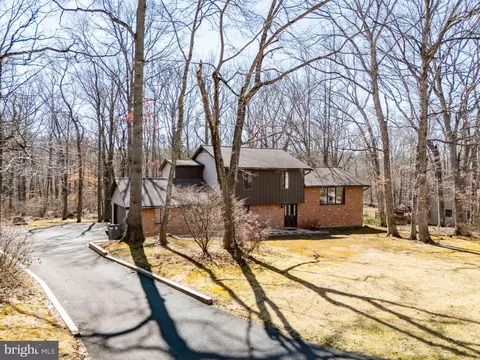 10 Schoolhouse Ln, North East, MD 21901