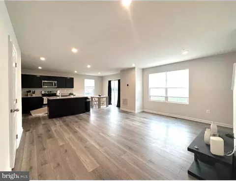 Living - 57 Teatree Ln, Elkton, MD 21921 photo 1 of 2
