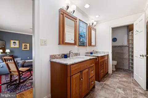 Bath - 185 Riverside Dr, Elkton, MD 21921 photo 1 of 4