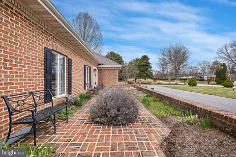 Exterior - 185 Riverside Dr, Elkton, MD 21921 photo 6 of 9