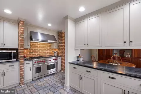 Kitchen - 185 Riverside Dr, Elkton, MD 21921 photo 2 of 3