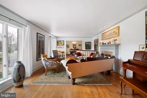 Living - 185 Riverside Dr, Elkton, MD 21921 photo 1 of 3