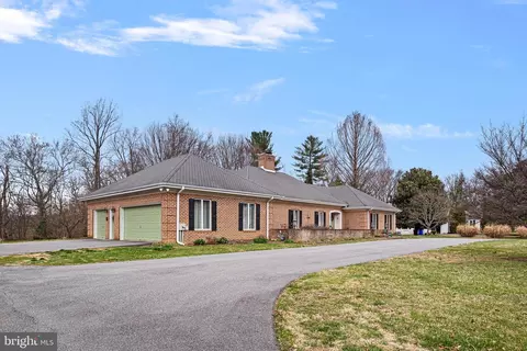 Exterior - 185 Riverside Dr, Elkton, MD 21921 photo 7 of 9