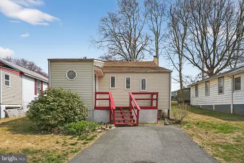 76 Park Dr, Earleville, MD 21919