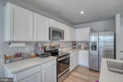 Entry Way - 5 Olive Way, Elkton, MD 21921 photo 4 of 7