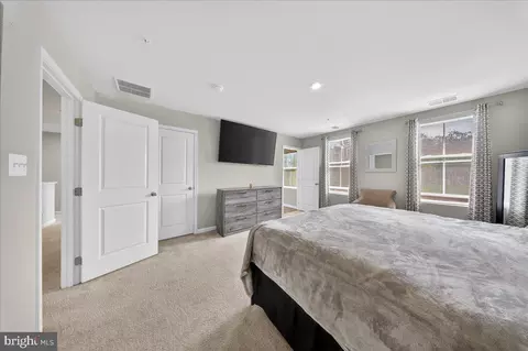 Bedroom - 2 Ridgely Forest Dr, Elkton, MD 21921 photo 3 of 7
