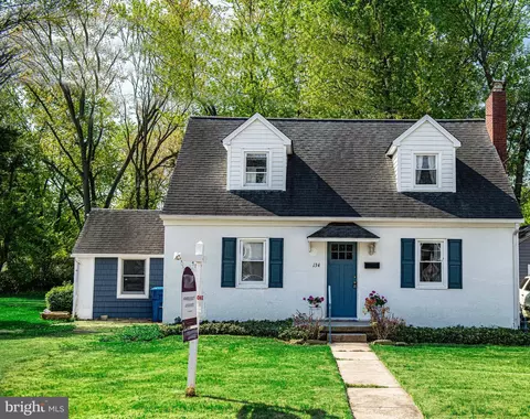 134 Wesley St, Elkton, MD 21921