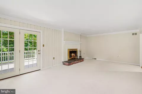 Living - 31 Filbert Ln, Elkton, MD 21921 photo 3 of 5