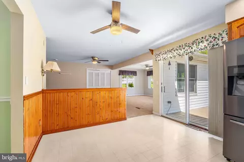 Entry Way - 56 Highland Ave, Elkton, MD 21921 photo 3 of 4