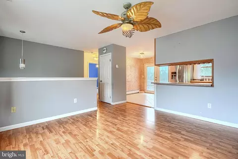Living - 708 Gray Mount Cir, Elkton, MD 21921 photo 1 of 6