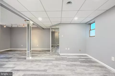 Living - 708 Gray Mount Cir, Elkton, MD 21921 photo 6 of 6