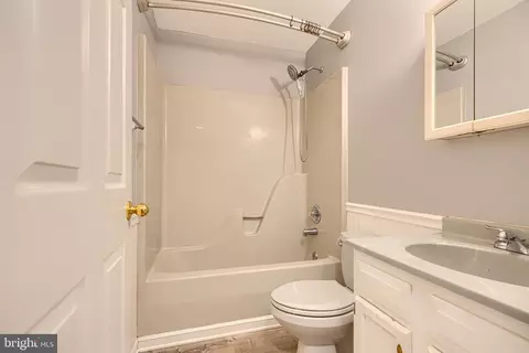 Bath - 708 Gray Mount Cir, Elkton, MD 21921 photo 1 of 3