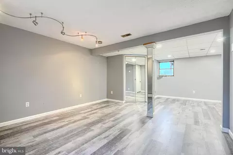 Living - 708 Gray Mount Cir, Elkton, MD 21921 photo 5 of 6
