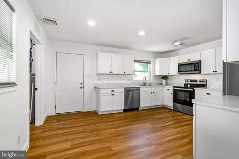 Entry Way - 9 Leedom Rd, Elkton, MD 21921 photo 2 of 4