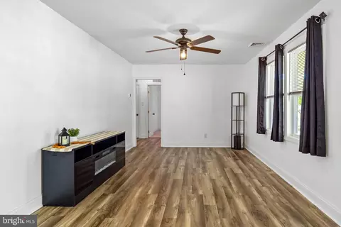 Living - 9 Leedom Rd, Elkton, MD 21921 photo 1 of 3