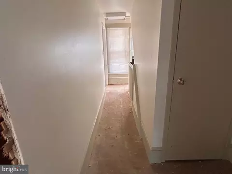 Entry Way - 202 E Main St, Elkton, MD 21921 photo 3 of 4