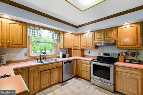 Kitchen - 135 Blacksnake Rd, Elkton, MD 21921 photo 2 of 3