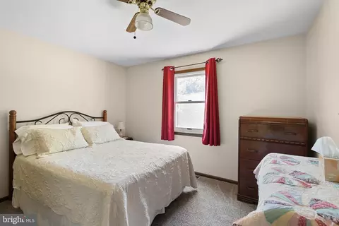 Bedroom - 135 Blacksnake Rd, Elkton, MD 21921 photo 4 of 6