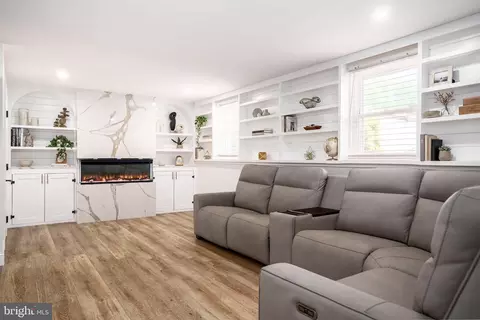 Living - 1 Highview Rd, Conowingo, MD 21918 photo 1 of 1