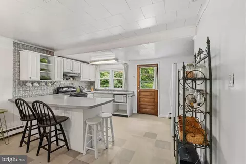 Kitchen - 36 Mayse Ln, Conowingo, MD 21918 photo 2 of 5