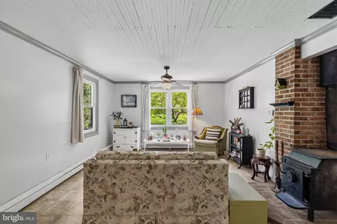 Living - 36 Mayse Ln, Conowingo, MD 21918 photo 3 of 3