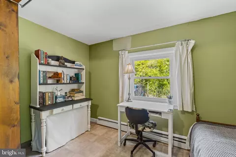 Bedroom - 36 Mayse Ln, Conowingo, MD 21918 photo 3 of 10
