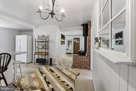 Entry Way - 36 Mayse Ln, Conowingo, MD 21918 photo 4 of 5