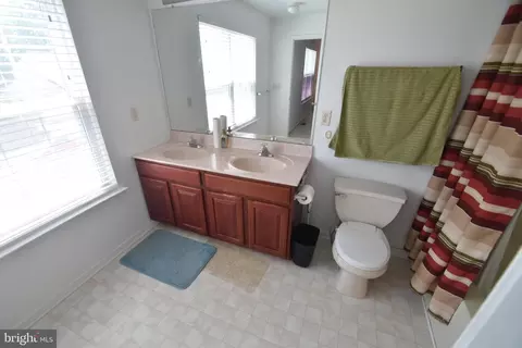 Entry Way - 111 Stirrip Dr, Elkton, MD 21921 photo 7 of 10