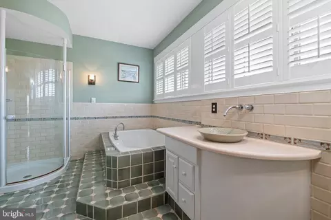 Bath - 73 Scott Rd, Warwick, MD 21912 photo 4 of 6
