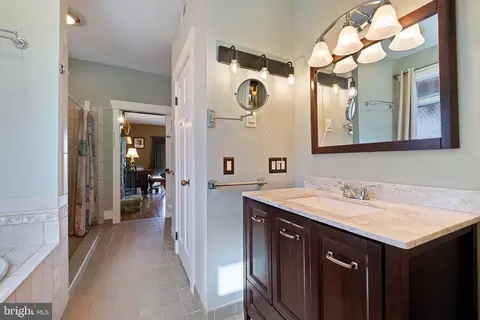 Bath - 73 Scott Rd, Warwick, MD 21912 photo 3 of 6