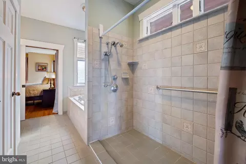 Bath - 73 Scott Rd, Warwick, MD 21912 photo 2 of 6