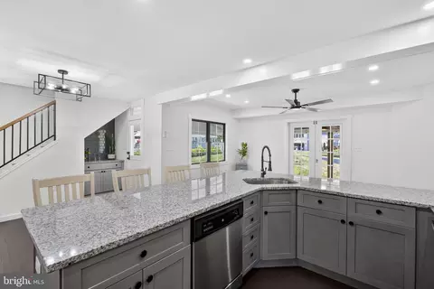 Entry Way - 70 Park Ln, Earleville, MD 21919 photo 6 of 11