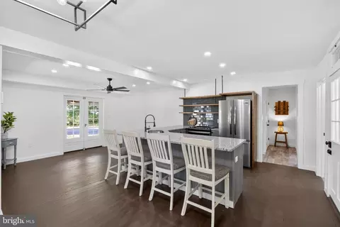 Entry Way - 70 Park Ln, Earleville, MD 21919 photo 2 of 11