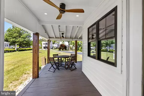 Exterior - 70 Park Ln, Earleville, MD 21919 photo 3 of 15