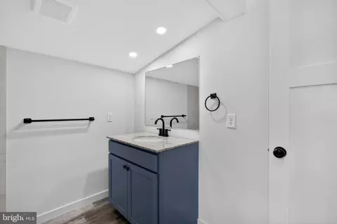 Bath - 70 Park Ln, Earleville, MD 21919 photo 1 of 2