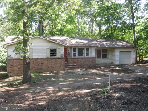 49 Crestwood Dr, Elkton, MD 21921