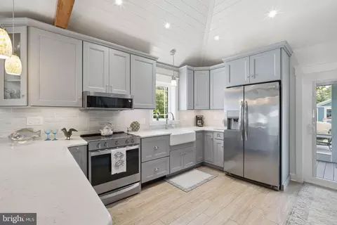 Kitchen - 63 Hacks Point Rd, Earleville, MD 21919 photo 2 of 3