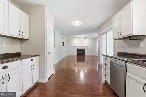 Entry Way - 24 Topeka Ct, Conowingo, MD 21918 photo 4 of 7