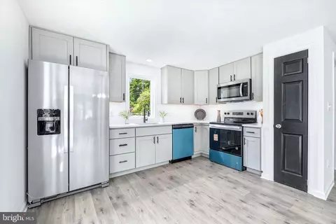Kitchen - 41 Beachview Ave, Earleville, MD 21919 photo 1 of 6