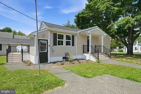 Exterior - 41 Beachview Ave, Earleville, MD 21919 photo 9 of 10