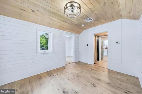 Entry Way - 41 Beachview Ave, Earleville, MD 21919 photo 9 of 9