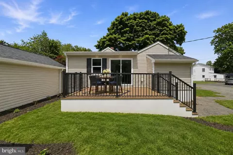 Exterior - 41 Beachview Ave, Earleville, MD 21919 photo 6 of 10