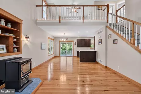 Entry Way - 302 Cecil Ave, Earleville, MD 21919 photo 2 of 4