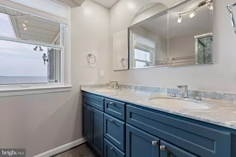 Bath - 155 Edgewater Dr, Earleville, MD 21919 photo 2 of 4
